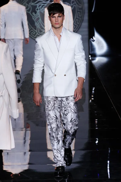 Look 53